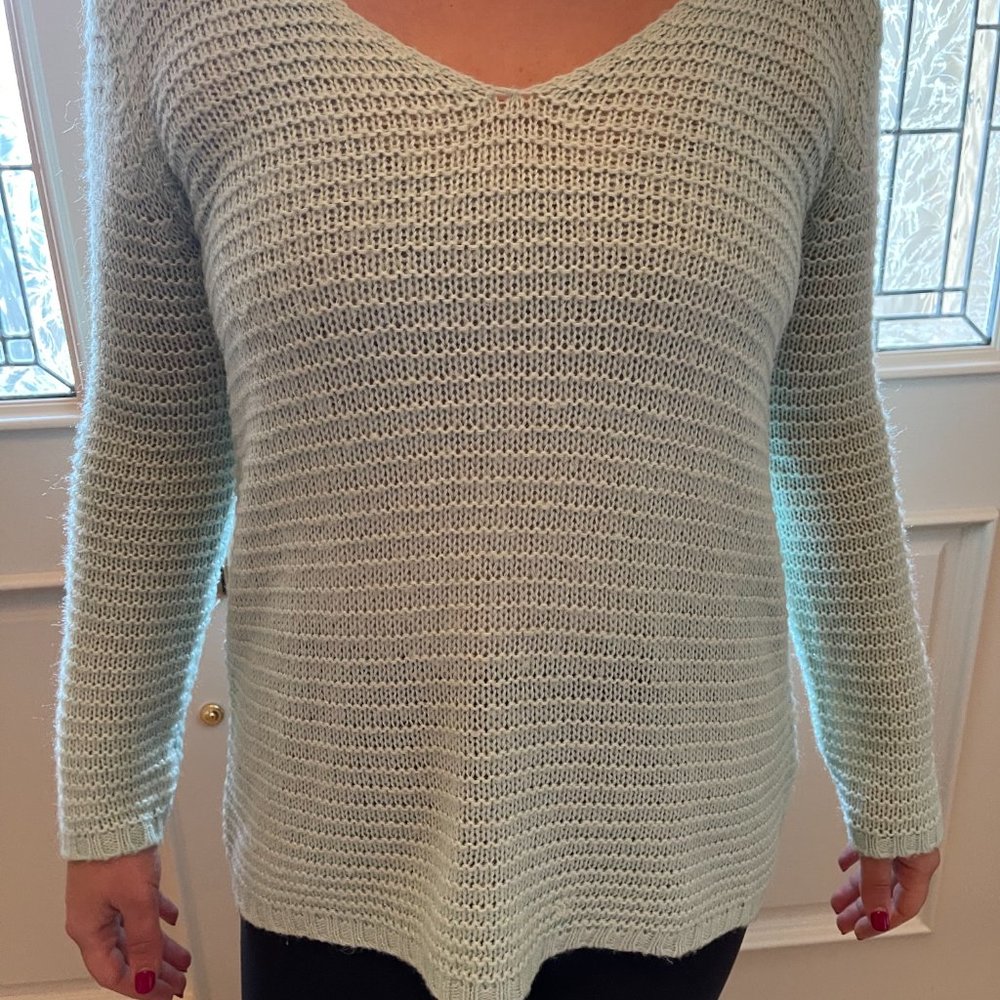 H&M Knit V-Neck Seafoam Green Sweater - M